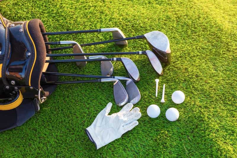 Dụng cụ, trang phục và phụ kiện tập golf chiếm phần lớn chi phí chơi golf