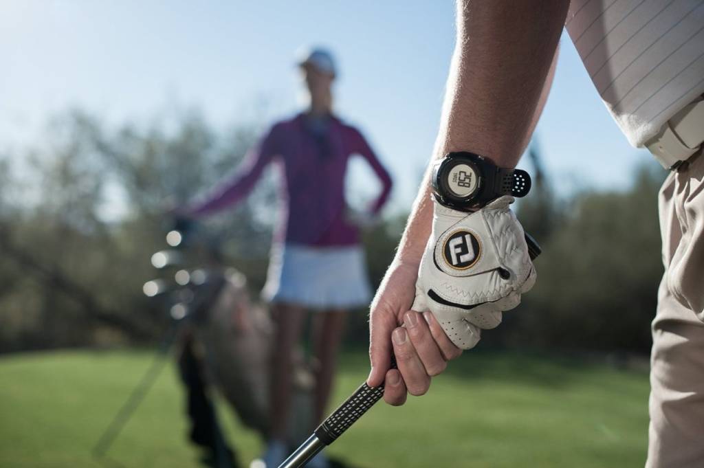 Đồng hồ golf vừa giúp bạn xem giờ, cải thiện hiệu suất đánh bóng và thể hiện phong cách thời trang