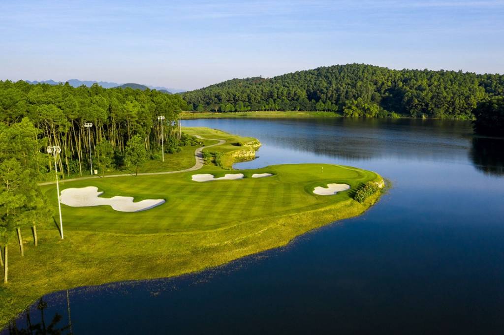Thiết kế sân Golf Tràng An rộng lớn thoải mái cho golfer trải nghiệm