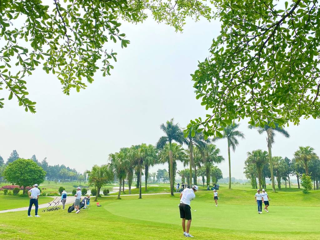 Sân golf Đầm Vạc là điểm đến của đông đảo các golf chuyên nghiệp