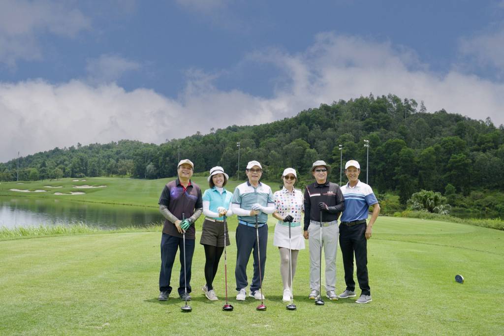 Sân golf Legend Hill thu hút nhiều golf thủ chuyên nghiệp đến trải nghiệm