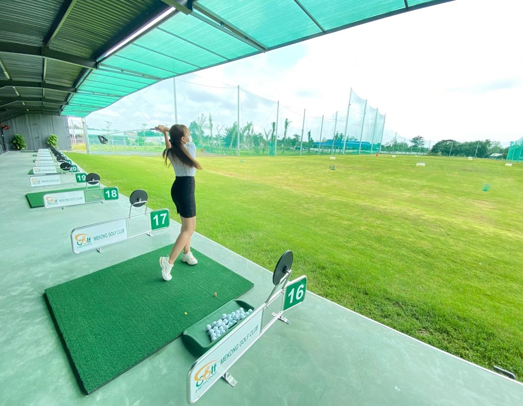 Sân tập golf Mekong rộng lớn thoáng đãng