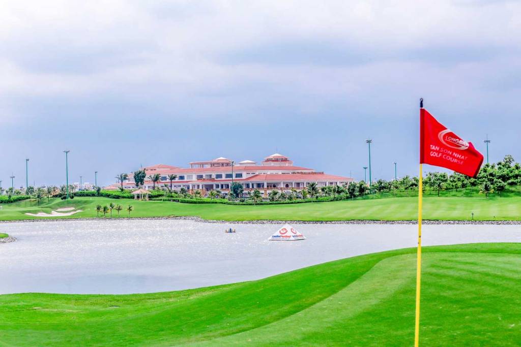 Sân golf Tân Sơn Nhất có tòa nhà câu lạc bộ được thiết kế theo lối cổ điển