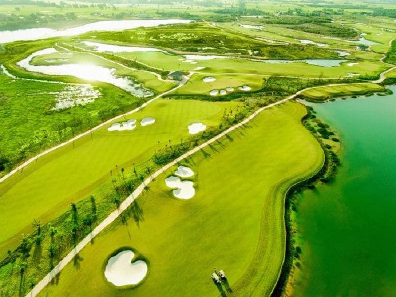 Sân golf Long An thiết kế bởi công ty Thomson Perrett của Úc