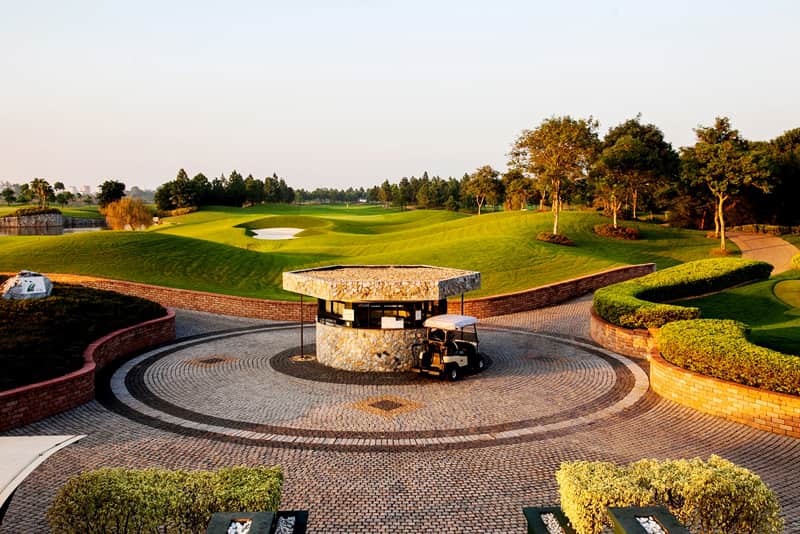 Sân golf Vân Trì có diện tích rộng lớn