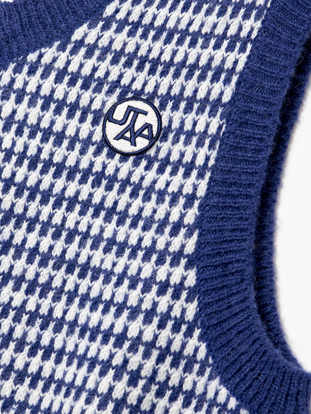 UTAA Rabbit Tooth Knit Vest : Sky Blue - Ảnh 8