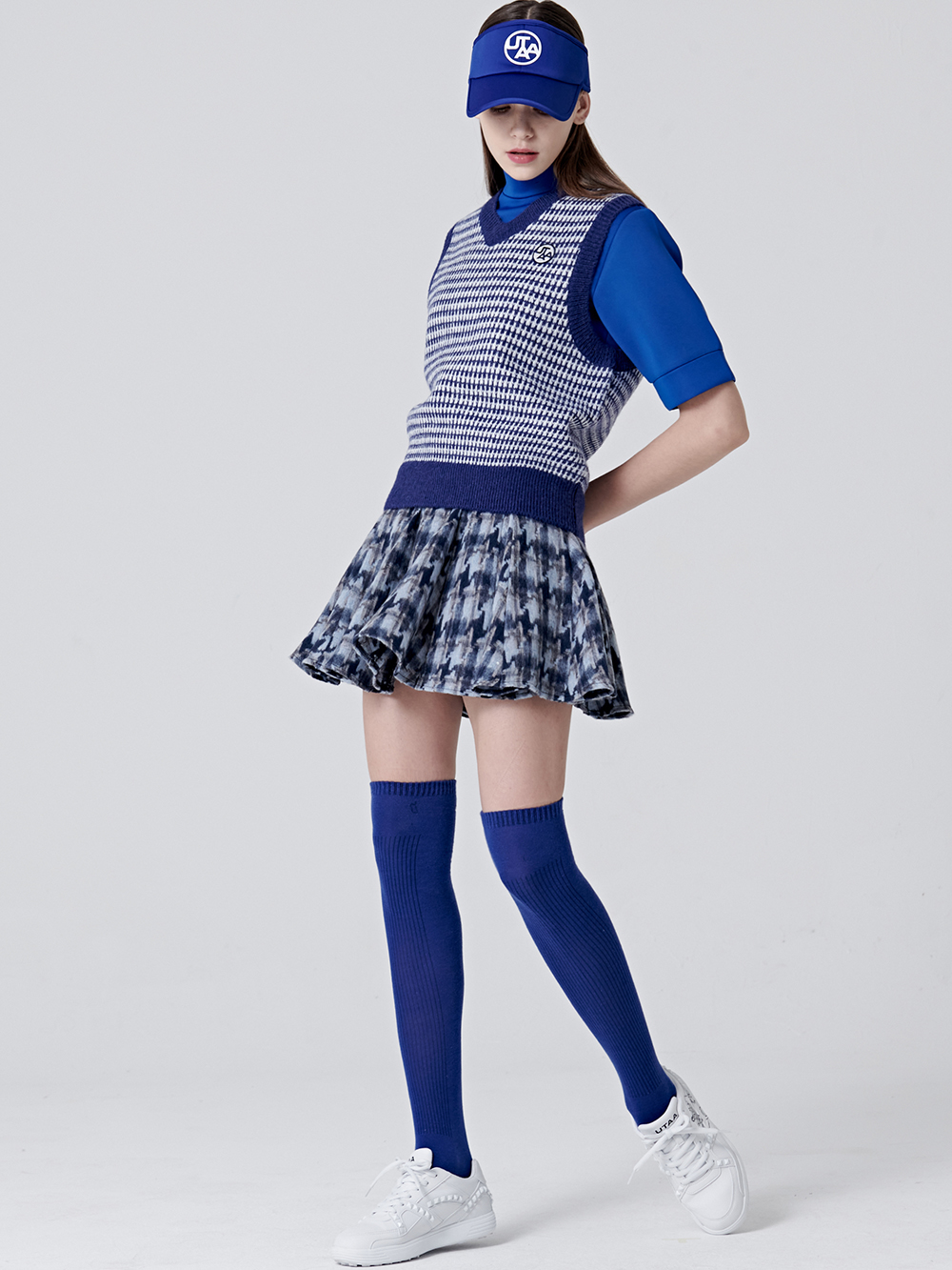 UTAA Rabbit Tooth Knit Vest : Sky Blue - Ảnh 4