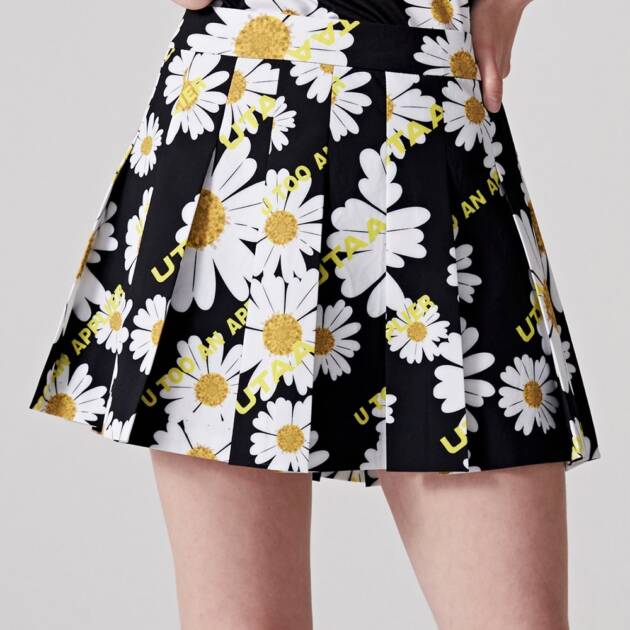 UTAA Daisy Logo Wave Pleats Skirt : Black